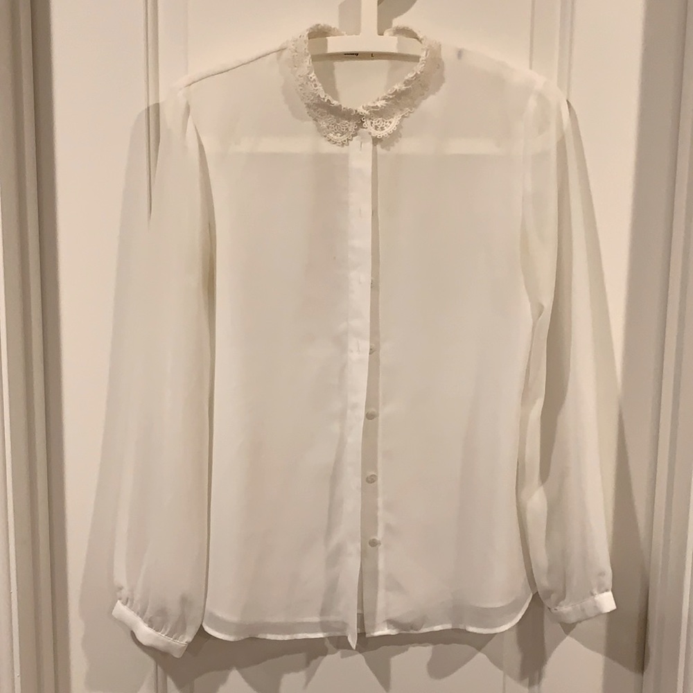 Nice detailed collar blouse.